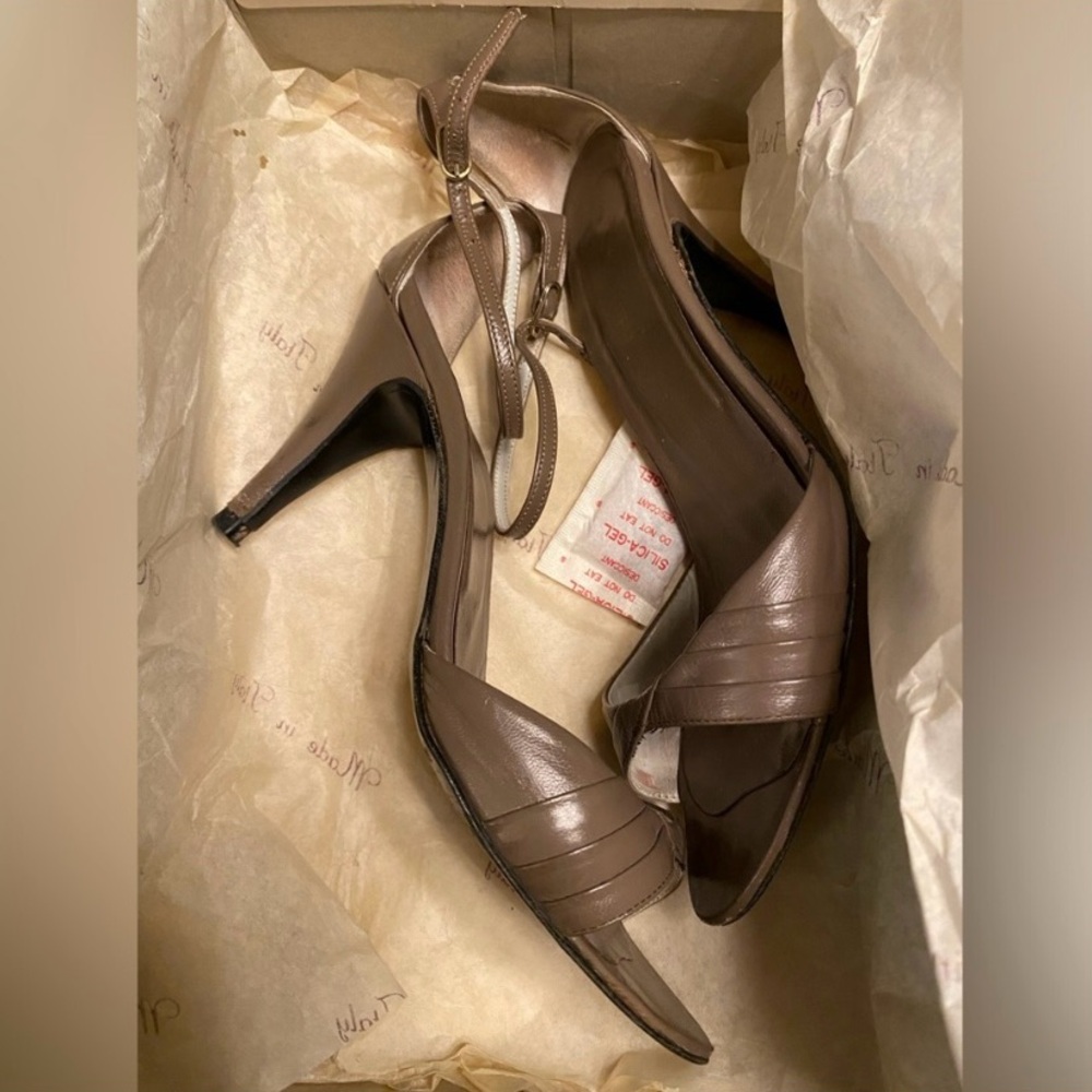 Italian Leather Taupe Heels